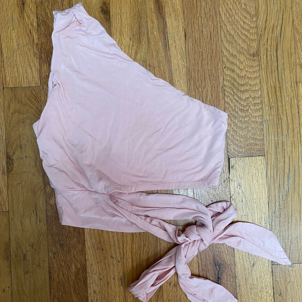 light pink one shoulder crop top